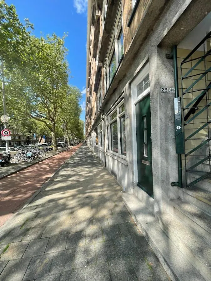 Centraal And On The Ground Apartment Rotterdam